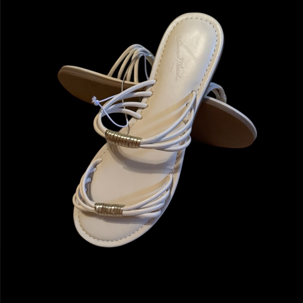NEW Universal Thread Creme Sandals Flats Size 7